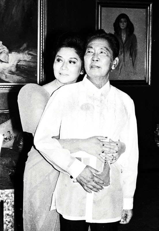  Ferdinando Marcos y su esposa, Imelda Marcos. 
