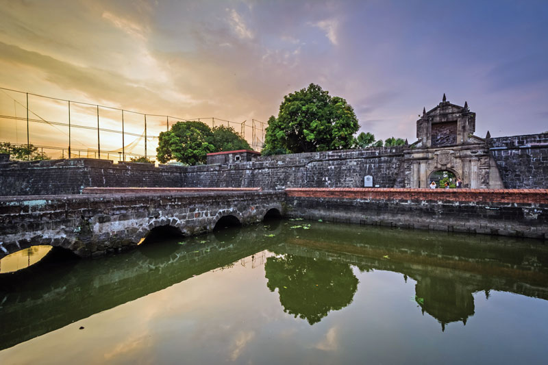 Fosa del fuerte Santiago en Intramuros, Manila.
