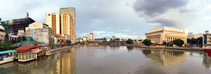 Manila, fuerte y sensible punto clave del archipiélago. 