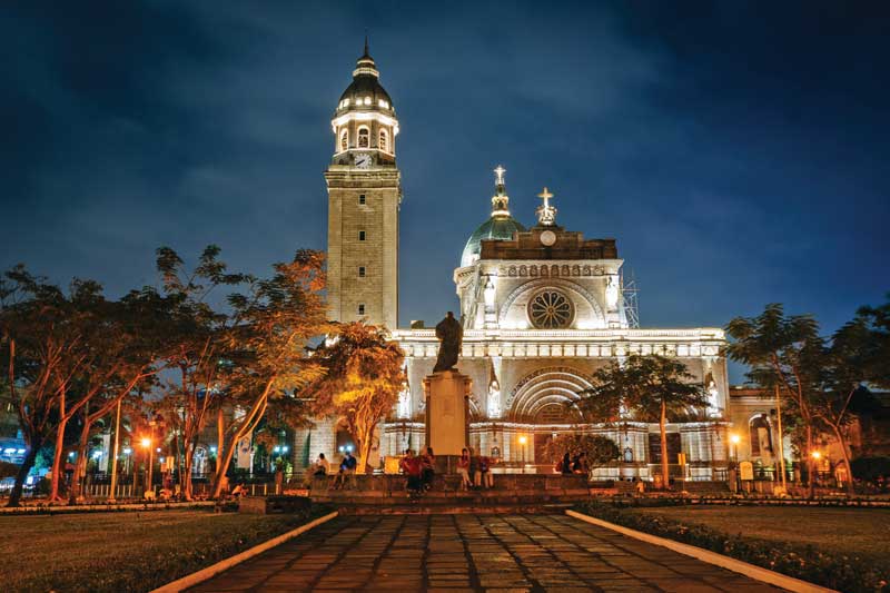 Cada iglesia de Manila merece ser admirada; en ellas se concentra no sólo la arquitectura y vida espiritual, sino diversas actividades culturales como la enseñanza de música, por ejemplo.