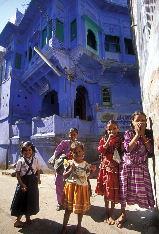 Más allá de los colores de la arquitectura de Rajastán, está el folclore, vida y tradiciones de su pueblo. 

