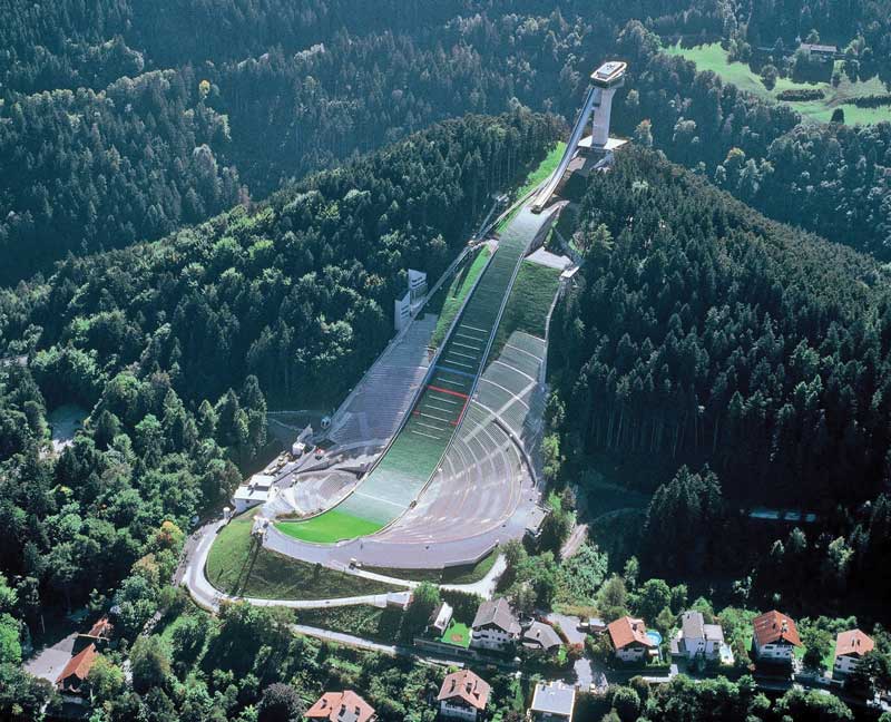 Trampolin de saltos de Bergisel en Innsbruck Autria.
