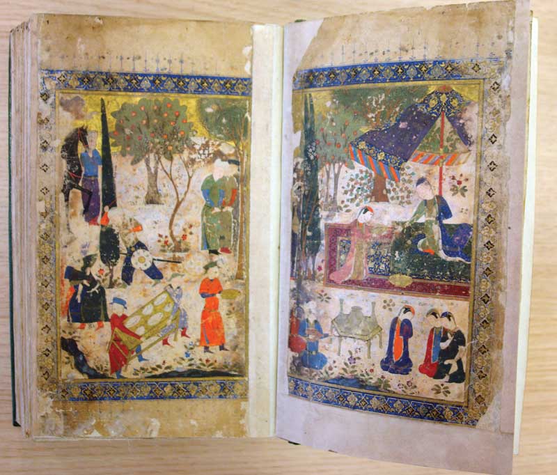 Manuscritos de 
poesía persa. 