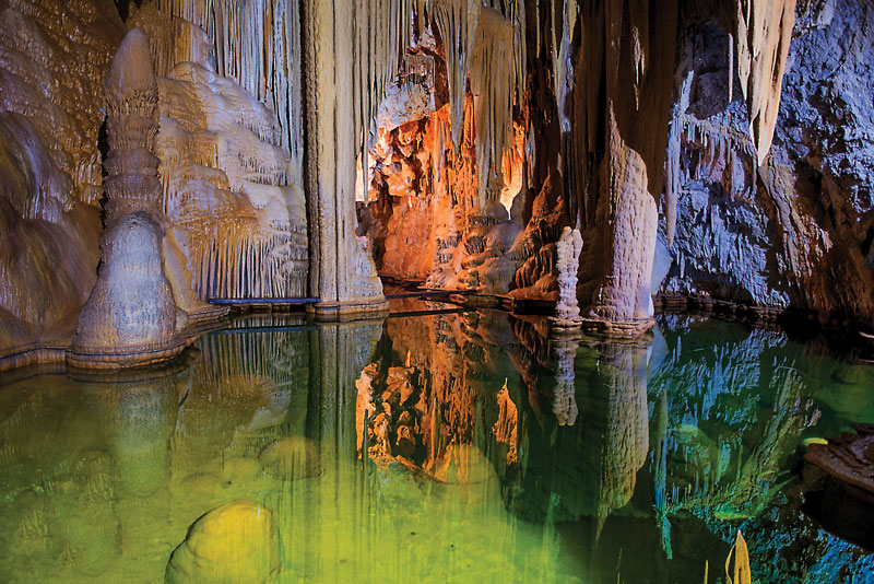 La Cueva de San Milguel ha interesado a los visitantes a Gibraltar desde tiempos remotos.  