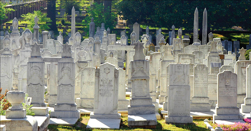 El Cementerio Judío de Gibraltar es hoy en día un sitio de peregrinación para la comunidad hebrea. 
