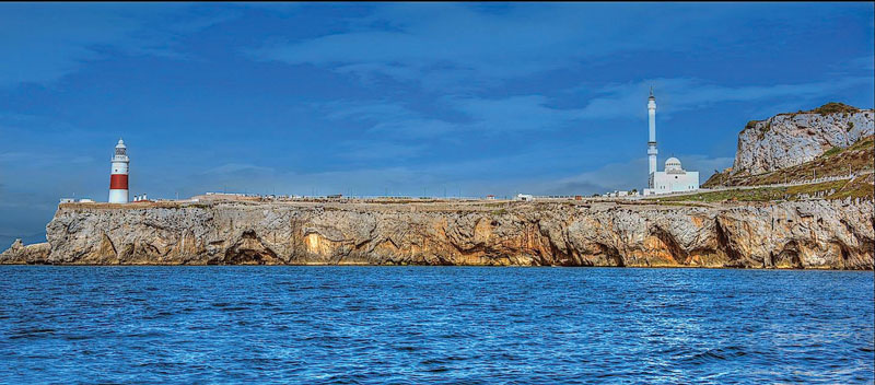 Punta
Europa está situada en el extremo sur de Gibraltar. Además de los santuarios y el faro, se recomienda la visita al museo dedicado a la historia de la zona.