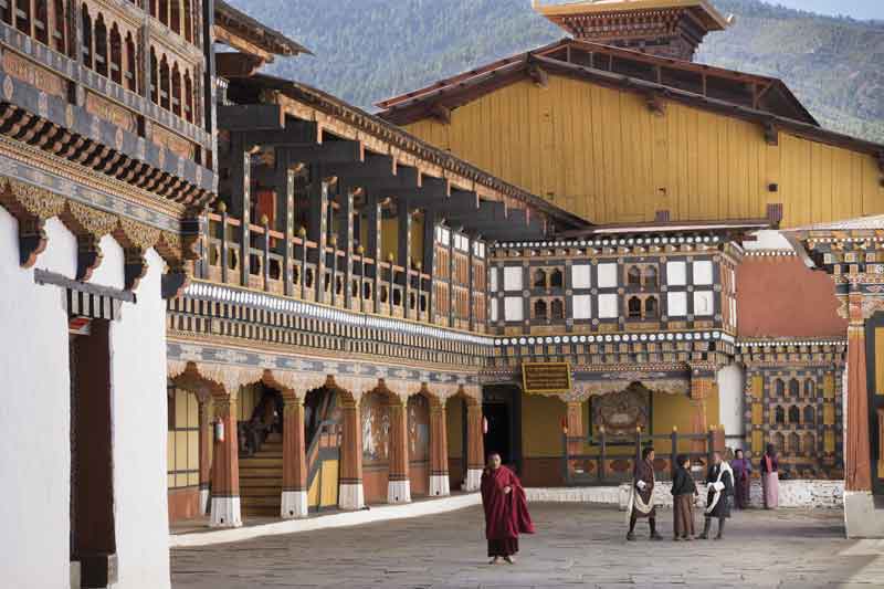 Dentro de Rinpung Dzong hay catorce santuarios y capillas. 
