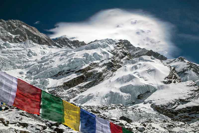 Las cumbres sagradas Jomolhari, Tsherimgang y Jitchu Drake.