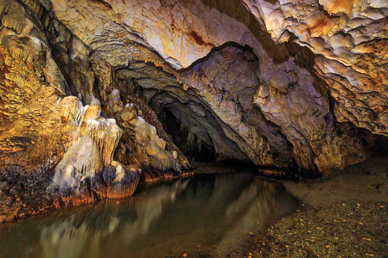 The Naihehe Caves: their name means ‘a place to get lost.’
