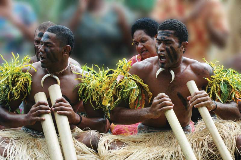 Ceremonies, dances, songs and oral tradition protected their culture. It was only in the middle of the 19th century that Fijian had an alphabet with Latin characters in its written representation.