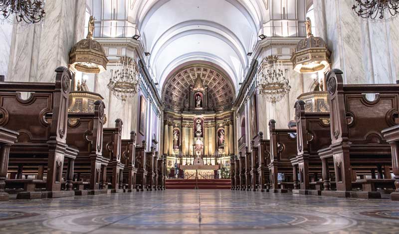 Amura,También llamada Iglesia Matriz, la Catedral Metropolitana de Montevideo fue consagrada en 1804.  