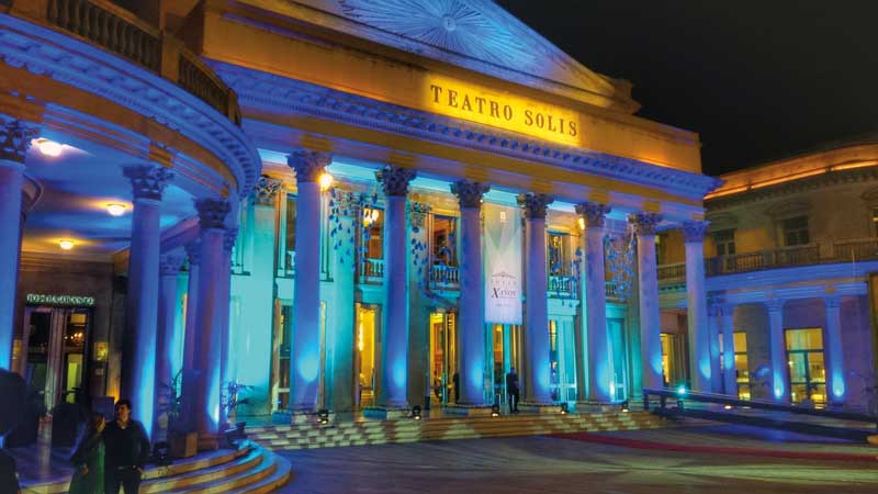 Amura,El teatro Solís es el escenario principal de Montevideo, fue inaugurado en 1850. 
