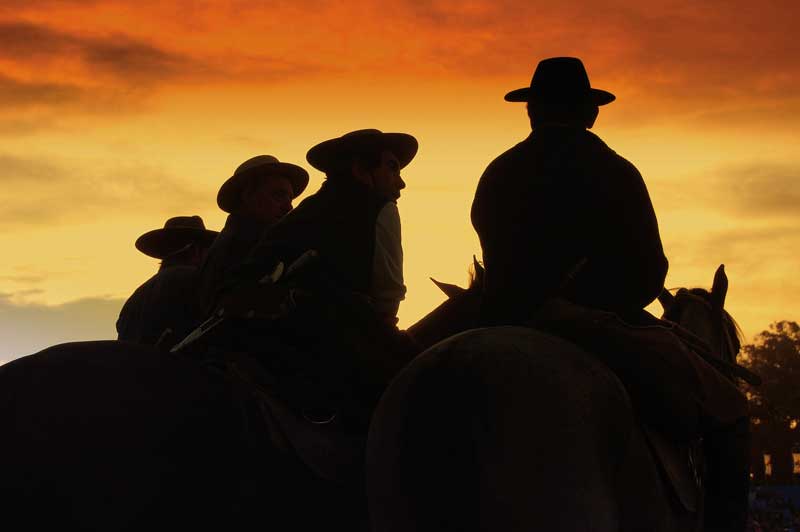 Amura,The gaucho is a national symbol in both Uruguay and Argentina.
