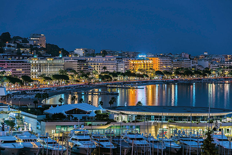 Amura,La Croisette, a promenade in Cannes is one of its main tourist attractions.
