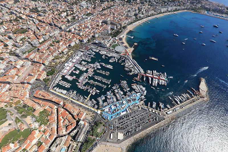 Amura,El Festival de Cannes se lleva a cabo en Vieux Port (Viejo Puerto) y en el Puerto Pierre Canto.”. 