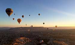 Valles de Capadocia, Turquía  - Amura