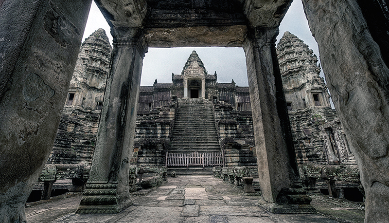 Amura, Camboya, Cambodia, Las ruinas de algunos templos en Laos comparten historia con la antigua cultura ankoriana de Camboya. 
