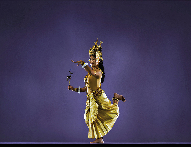 Amura, Camboya, Cambodia, Dance of the Apsara is a classical Khmer dance created by the Royal Ballet of Cambodia. 