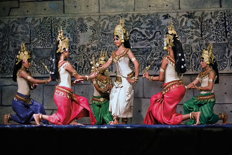 Amura, Camboya, Cambodia, Dance of the Apsara is a classical Khmer dance created by the Royal Ballet of Cambodia. 