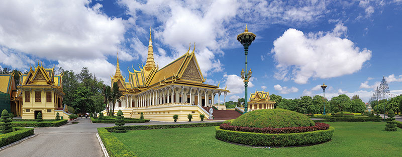 Amura, Camboya, Cambodia, Royal Palace throne hall. 