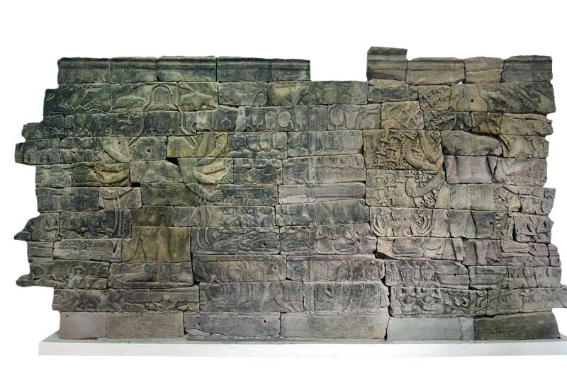 Amura, Camboya, Cambodia,Museo Nacional de Camboya , Bajorrelieve de los diez brazos de Lokeshvara, 1216
