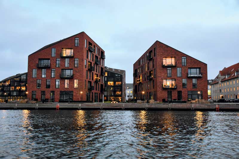 Amura,Dinamarca,Vikingos,Rey Harald,piedras rúnicas de Jelling,daneses,felicidad, Copenhague con su geografía y naturaleza escandinava posee la mayor parte de atractivos turísticos. 