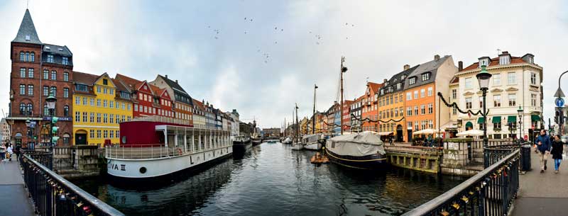 Amura,Dinamarca,Vikingos,Rey Harald,piedras rúnicas de Jelling,daneses,felicidad, El canal de Nyhavn fue edificado en 1671. Hoy en día es una excelente recomendación para navegar por la ciudad y disfrutar del paisaje más famoso y bello de Copenhague. <br /> 