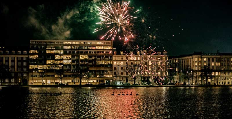 Amura,Dinamarca,Vikingos,Rey Harald,piedras rúnicas de Jelling,daneses,felicidad, La belleza asombrosa de los lagos de Copenhague. <br /> 