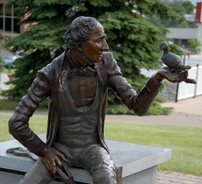 Amura,Dinamarca,Denmark,Hans Christian Andersen,Patito Feo, Hans Christian Andersen Statue in Minot North Dakota. <br />