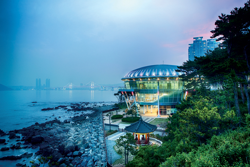 Amura,Corea del Sur,South Korea,Seúl,Busan,Isla Jeju,Villa de Bukchon Hanok, Nurimaru APEC House.