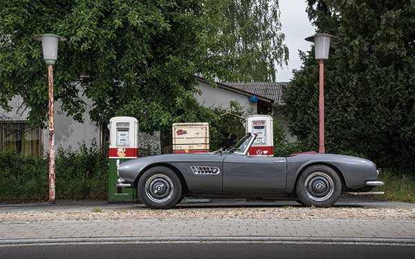 Retromobile  Classic Car  Delight in Paris - Daniel Marchand