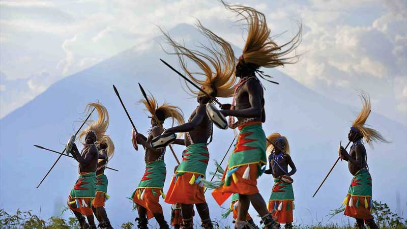 Amura, AmuraWorld,Rwanda,Ruanda,Compás Internacional,International Compass , A través de la danza se ofrenda y celebra cada suceso social desde tiempos remotos.