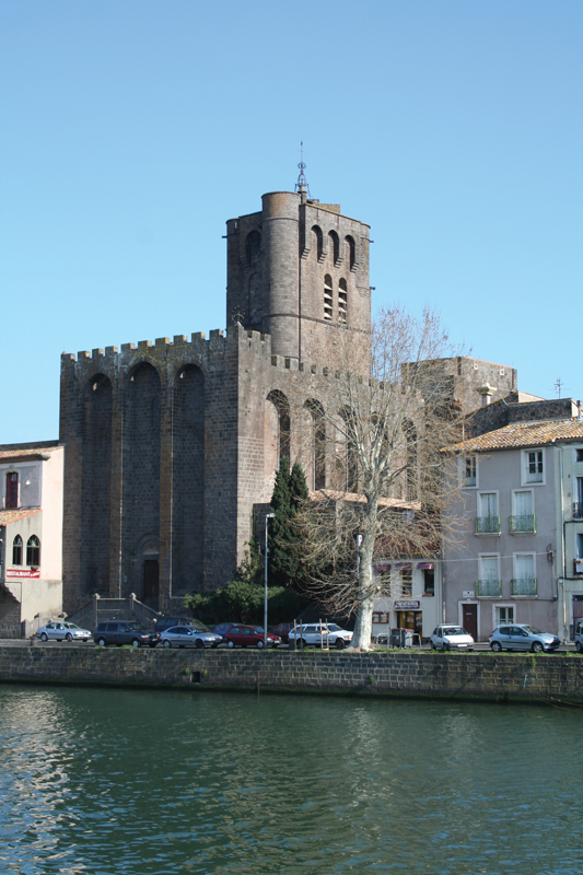 Amura,Agde,AmuraWorld,Amura Yachts,Cap d'Agde,Languedoc, La catedral de Saint- Etienne se rinde ante l'Herault.