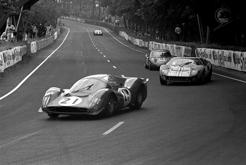 Amura, AmuraWorld,AmuraYachts,Groenlandia,Ford vs Ferrari, Authentic photograph of Le Mans race in 1966 where the fight between Ferrari and Ford is appreciated.