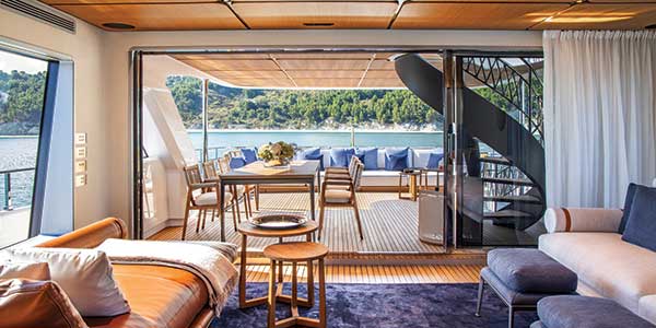 Custom Line Navetta 30: A new nautical prototype - Custom Line