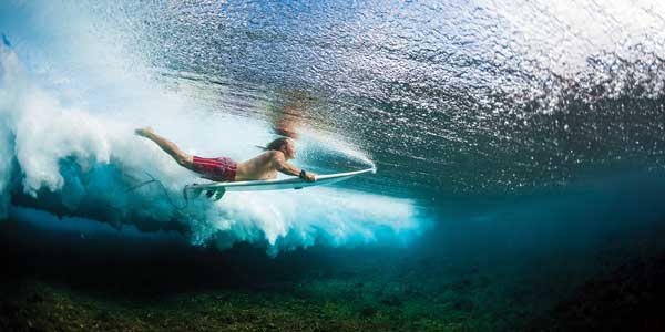 La libertad fluye sobre las olas - Leoncio Esteves