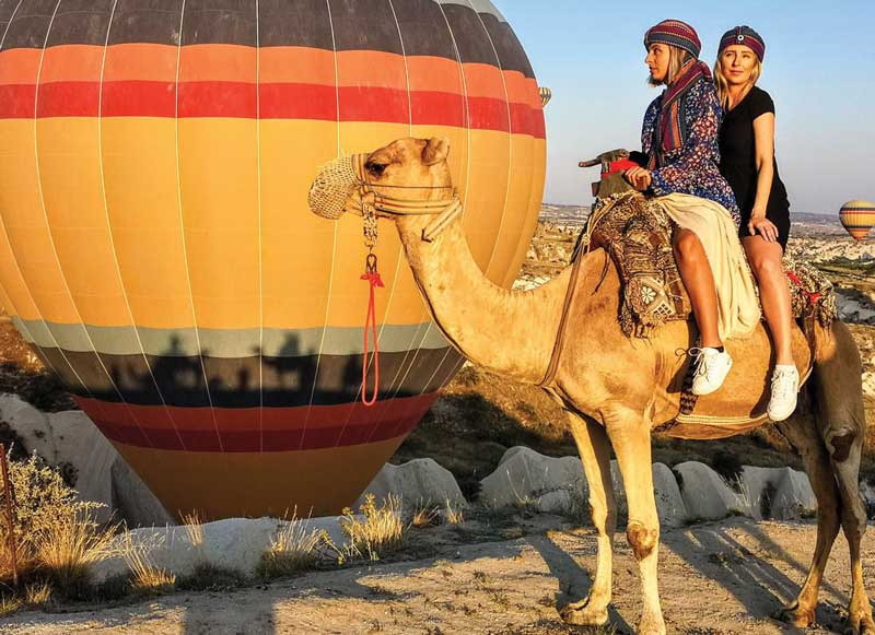 Amura,AmuraWorld,AmuraYachts,Capadocia, Camina y cabalga por las Chimeneas de las Hadas en Capadocia.