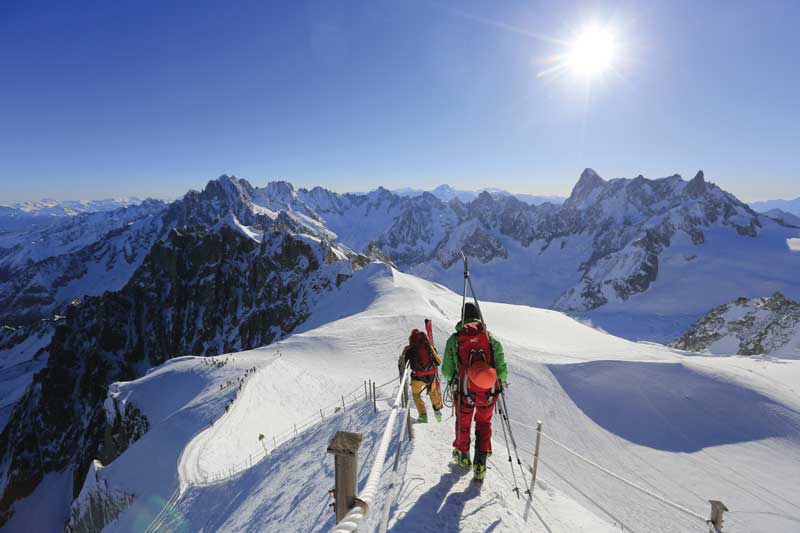 Amura,AmuraWorld,AmuraYachts,Top 10: Destinos para esquiar, In Chamonix you have views of Mont Blanc, the highest mountain in the Alps.