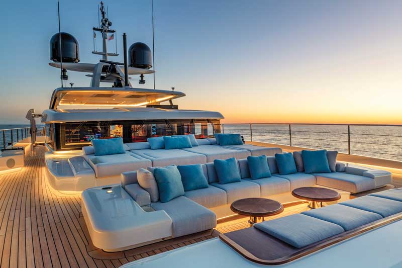 Amura,AmuraWorld,AmuraYachts,Top 10: Destinos para esquiar,Monaco Yacht Show 2021, Outdoor furniture trends were exhibited.