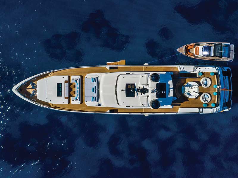 Amura,AmuraWorld,AmuraYachts,Top 10: Destinos para esquiar,Monaco Yacht Show 2021, Tenders had their space at the Monaco Yacht Show.