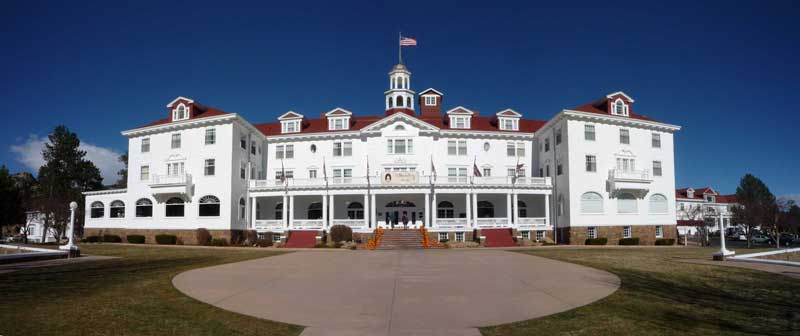 Amura,AmuraWorld,AmuraYachts,Top 10: Destinos para esquiar,Las bellas artes en blanco, The Stanley Hotel, in Denver, Colorado, inspired Stephen King to write The Shining.