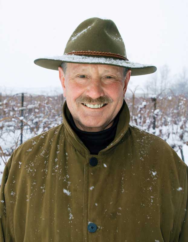 Amura,AmuraWorld,AmuraYachts,Top 10: Destinos para esquiar,El oro líquido canadiense, Dr. Karls Kaiser (1941-2017), promoter of Icewine in Canada.