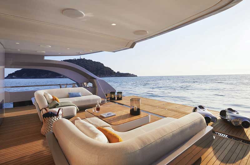 Amura,AmuraWorld,AmuraYachts,Azimut Grande Trideck, Para un descanso apacible, el sistema opcional Zero Emission Hotel Mode, permite permanecer anclado con cero emisiones y en total silencio.