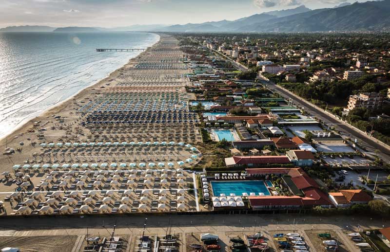 Amura,AmuraWorld,AmuraYachts,Forte dei Marmi, The beach of Forte dei Marmi