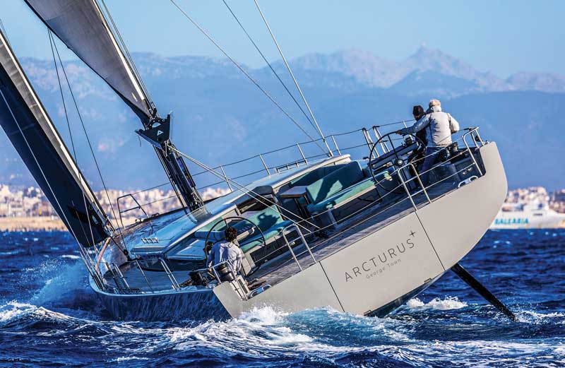 Amura,AmuraWorld,AmuraYachts,Y7 una joya escondida,Y Yachts, Tanto el casco como el mástil están fabricados en fibra de carbono.