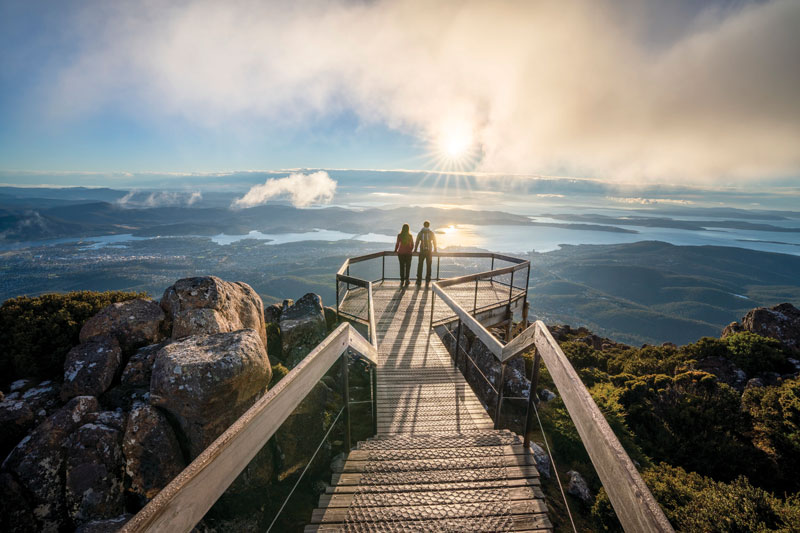 Amura,AmuraWorld,AmuraYachts,Tasmania, Cerca de Hobart pueden admirarse los atardeceres.