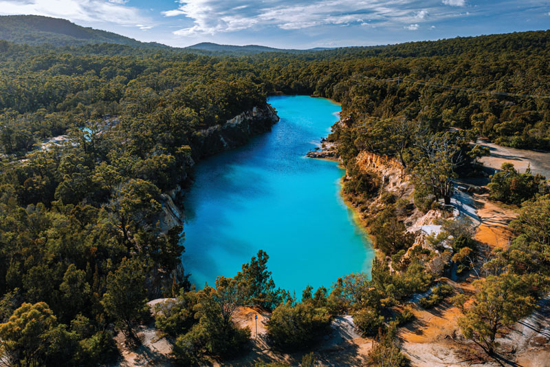 Amura,AmuraWorld,AmuraYachts,Tasmania, El lago Little Blue.